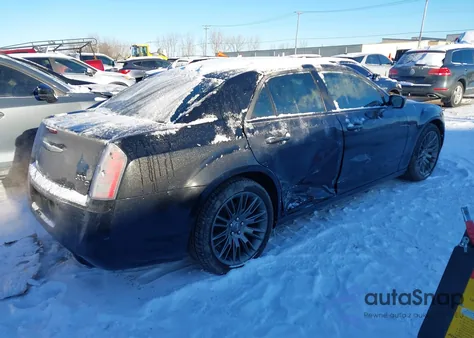 2013 Chrysler 300C John Varvatos Limited Edition из США, поврежденный, VIN 2C3CCADG4DH727407